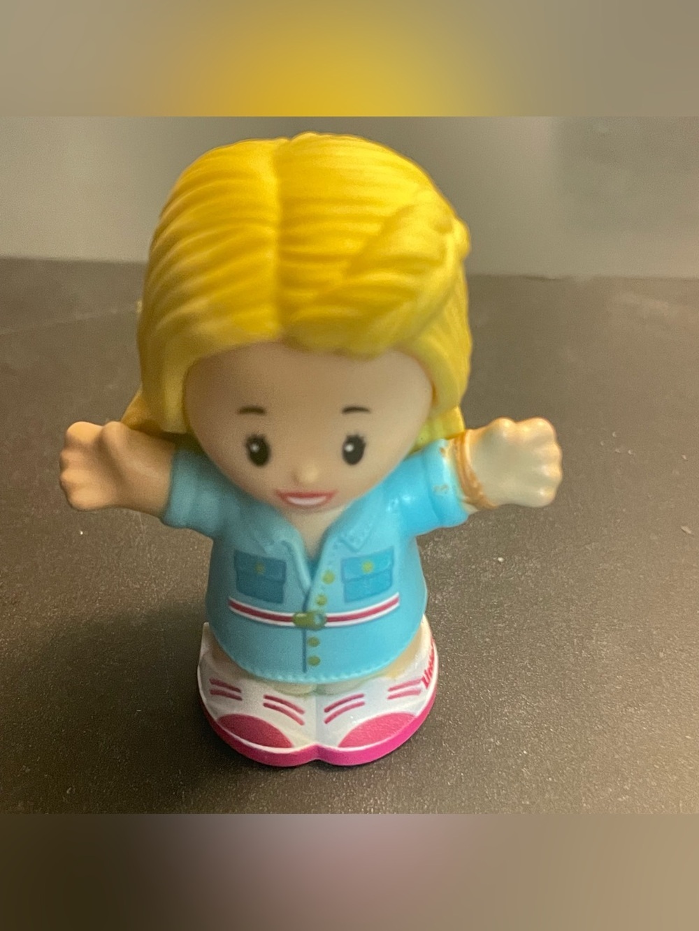 Fisher Price Little People Figure Barbie Girl Dreamhouse Blonde Hair